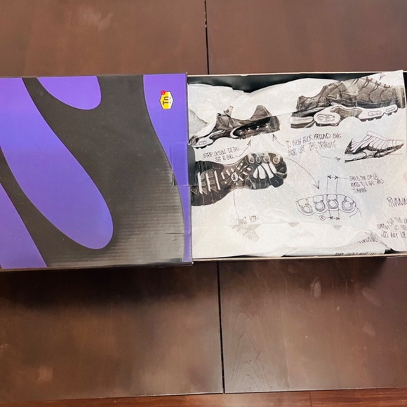 NIKE SHOES - Picture 5 of 8